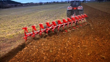 آماده سازی زمین برای کاشت